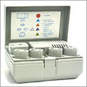 VM3  Worldwide Voltage Converter / Adapter Kit for Use In 220V/240V Countries
