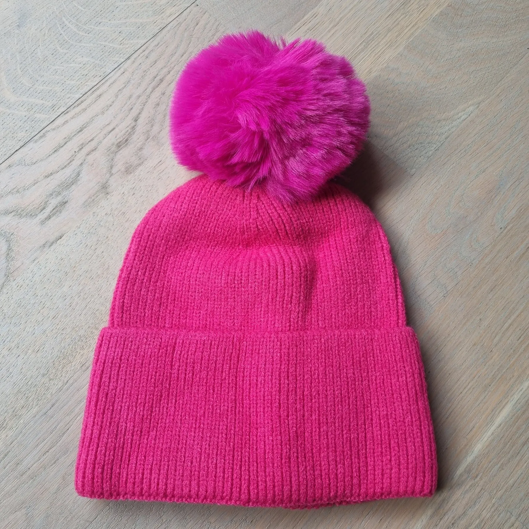 Winter Beanie Pom Pom Hot Pink